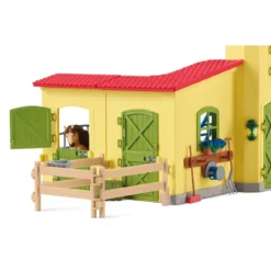 Box avec Poney Icelandais - Extension Ferme Educative